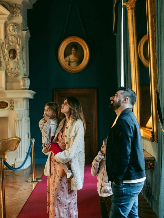 [ 𝗝𝗼𝘂𝗿𝗻𝗲́𝗲𝘀 𝗲𝘂𝗿𝗼𝗽𝗲́𝗲𝗻𝗻𝗲𝘀 𝗱𝘂 𝗣𝗮𝘁𝗿𝗶𝗺𝗼𝗶𝗻𝗲 𝗲𝗻 𝗚𝗶𝗿𝗼𝗻𝗱𝗲 𝗱𝘂 𝗦𝘂𝗱 ]✨
Les 20 et 21 septembre, partez à la découverte de trésors parfois insoupçonnés, nichés entre vignes, cités médiévales et forêts.
Au programme : châteaux qui ouvrent leurs coulisses, visites guidées inédites, balades patrimoniales, ateliers pour petits et grands… Une invitation à voyager dans le temps, à deux pas de chez vous.
📖 Curieux, amateurs d’Histoire ou simples promeneurs : laissez-vous surprendre, le patrimoine se vit autant qu’il se visite.
👉 Le programme complet est à télécharger en story à la une ! 

📸 @studiofuendo