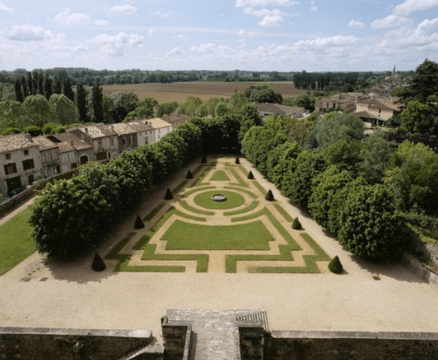 33-Cadillac-sur-Garonne-Jardin-du-chateau-©Ph.-Berthe-Centre-des-Monuments-Nationaux