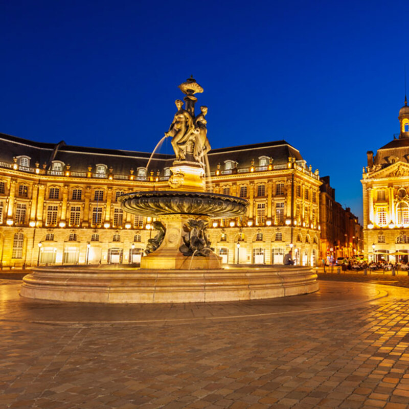 Bordeaux by night