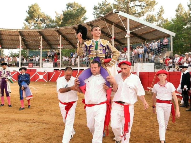 Captieux - Rugby y toros (10)