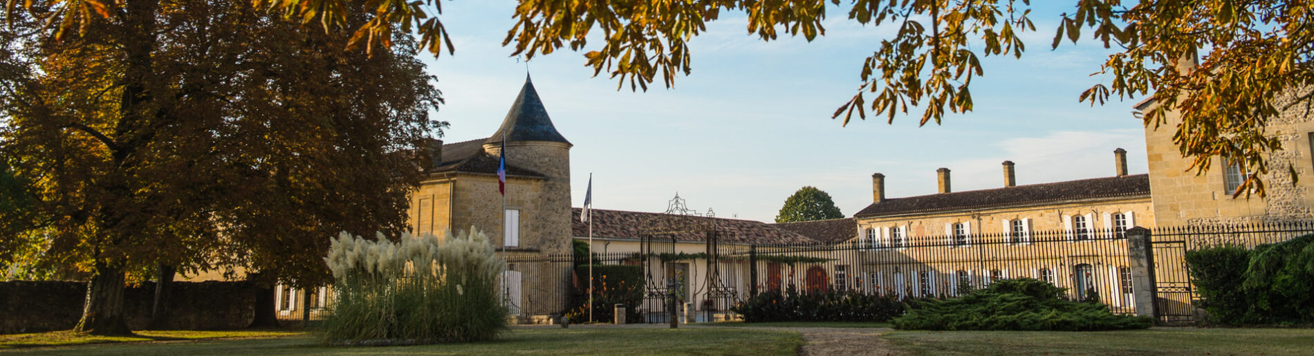 Chateau-de-Portets-1