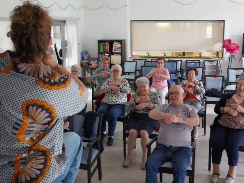 Danse-assise-quinzaine-bien-etre-RA-2026-C-CdC-du-Bazadais-14