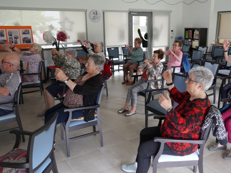 Danse-assise-quinzaine-bien-etre-RA-2026-C-CdC-du-Bazadais-20