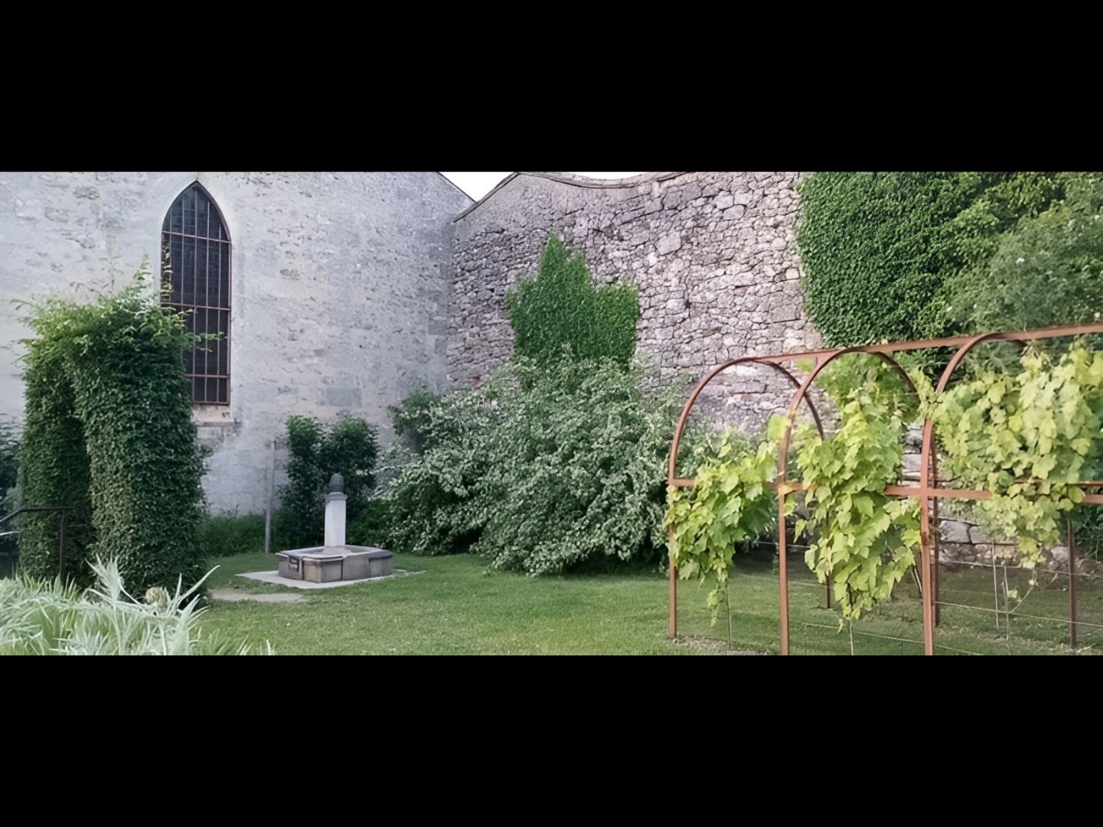 Jardin médiéval Abbaye de la Sauve-Majeure