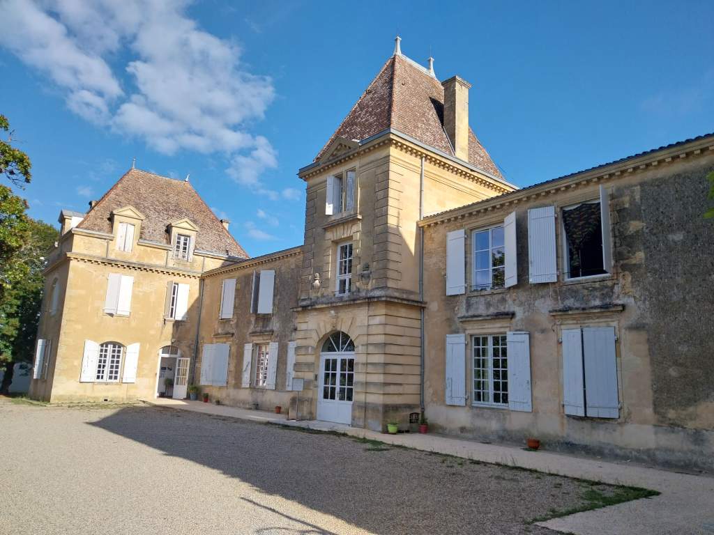 Façade chateau beauséjour