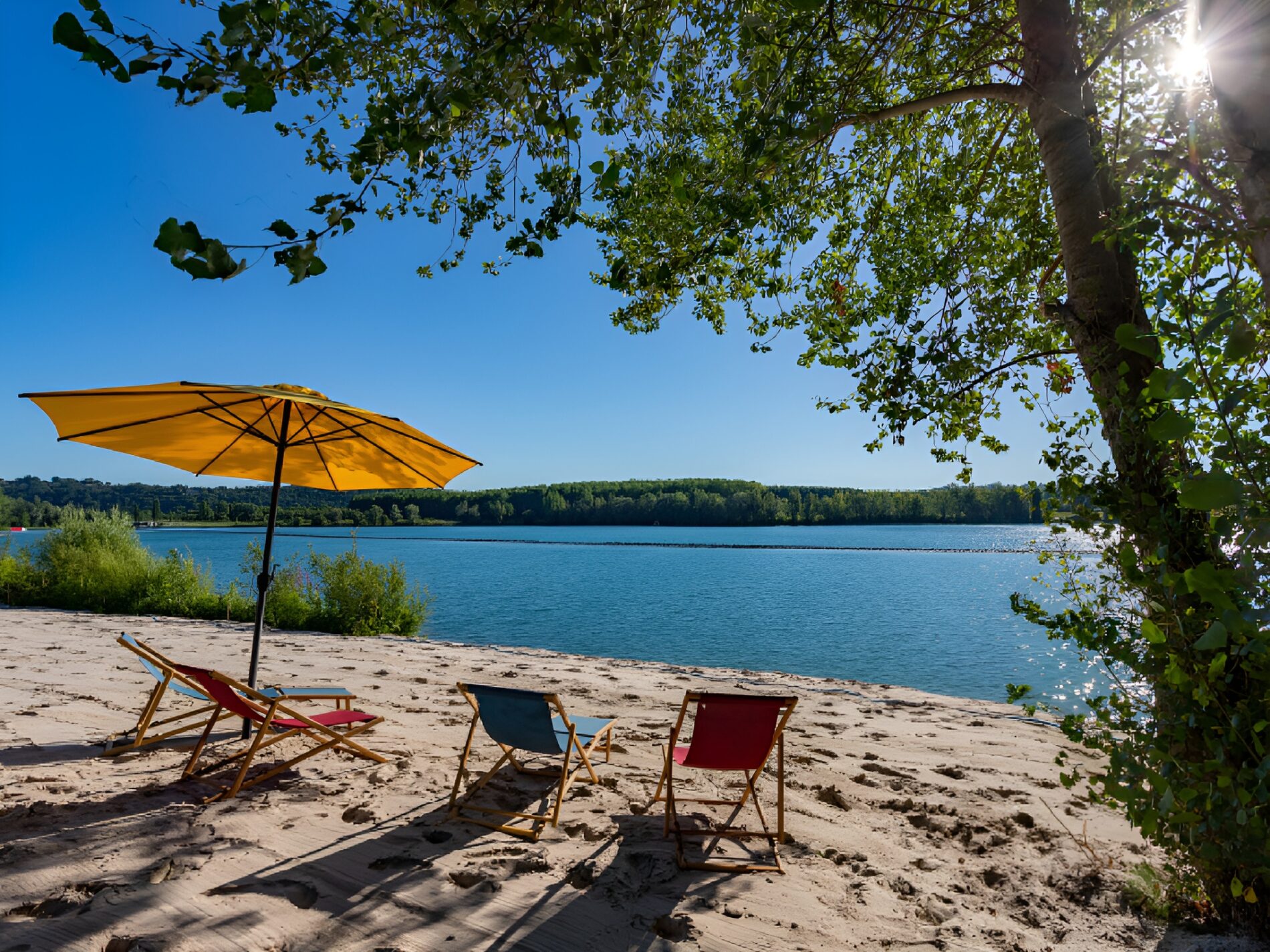 Grande maison au bord de l'eau