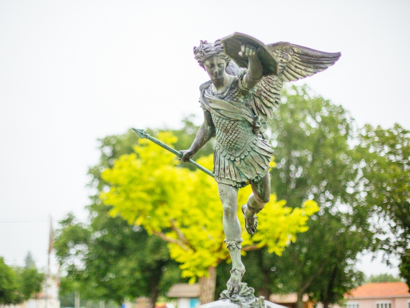 Grignols - statue Saint Michel