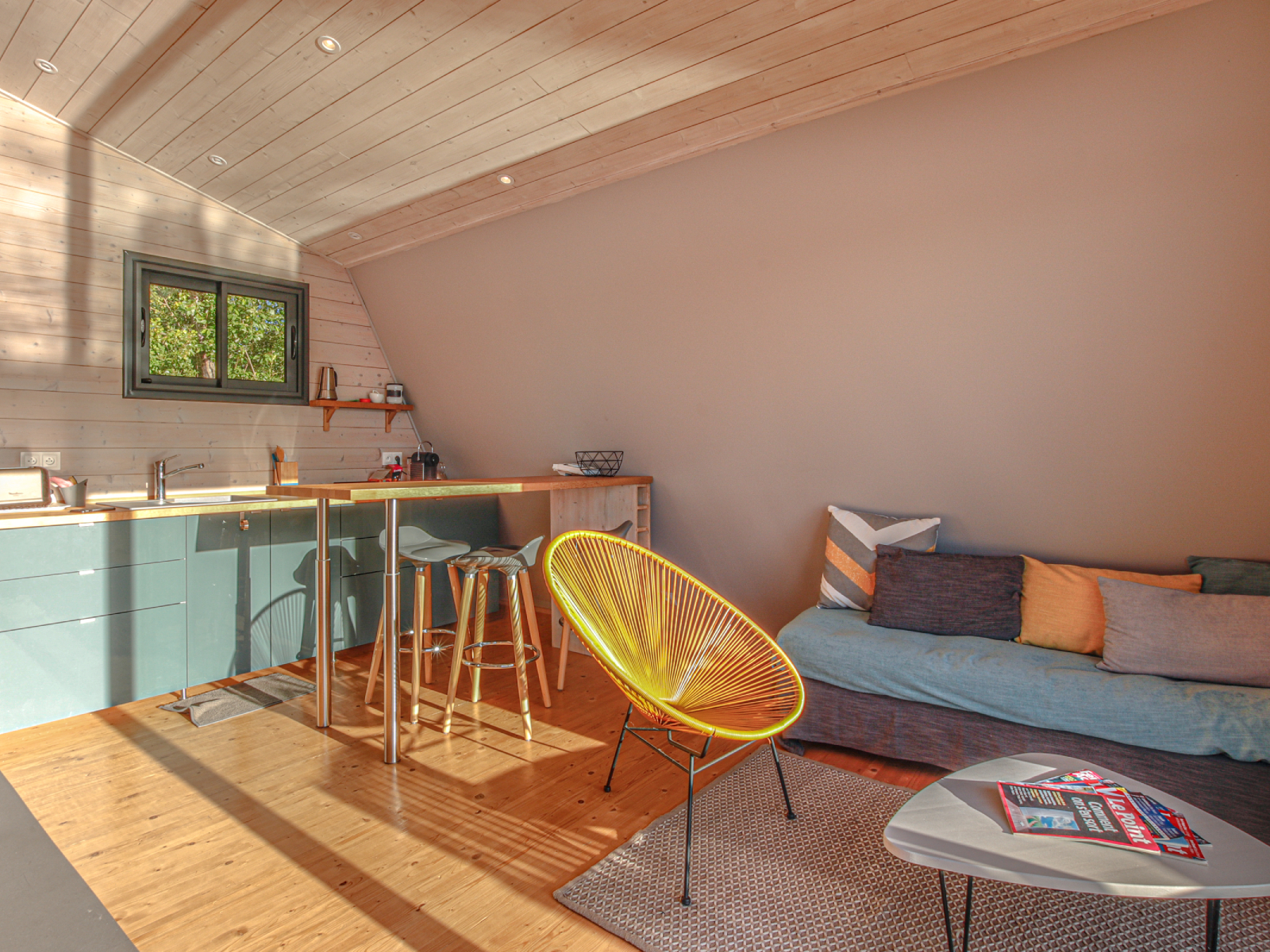 Maison flottante salon