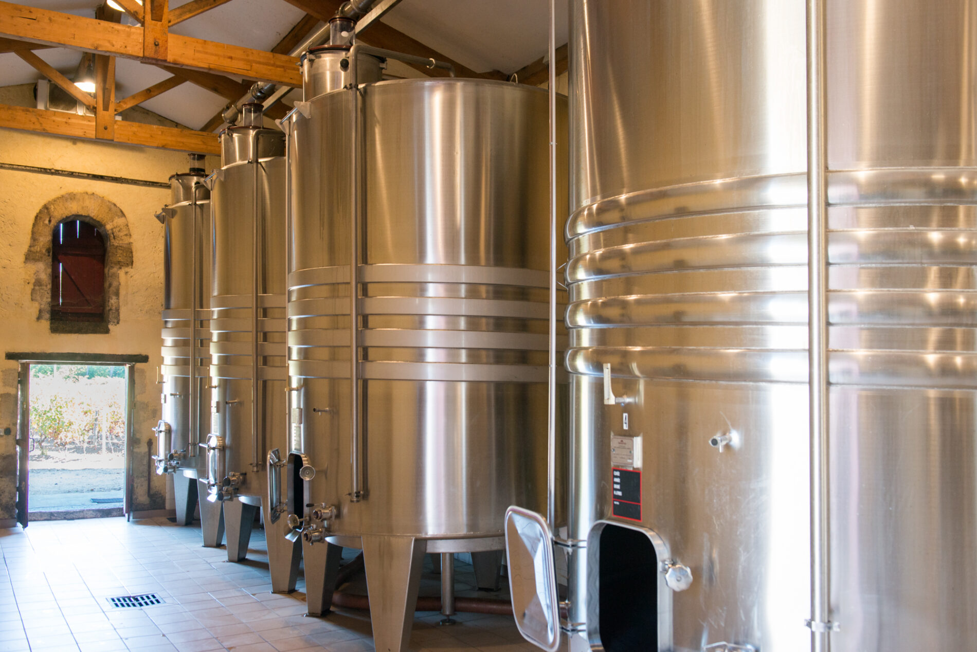 PHOTO CUVIER Vue vers l'extérieur .5