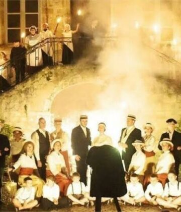 Spectacle Troubadours du troisième millénaire-halle de la mairie Bazas (1)
