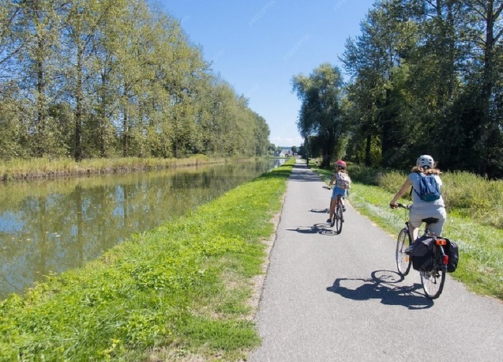 balade_v__lo_bord_de_canal_720
