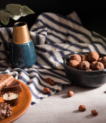 chocolate-sweets-plate-chocolate-truffles-bowl