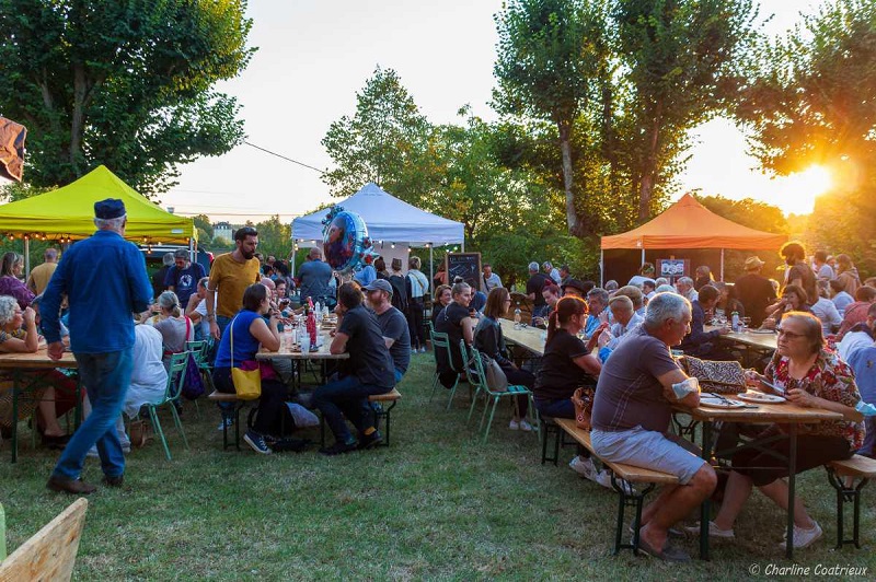 marche-nocturne-et-gourmand-a-rions-